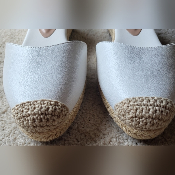 DREAM PAIRS White Ankle Strap Closed-Toe Espadrille Wedges Size 8.5 - Picture 4 of 11